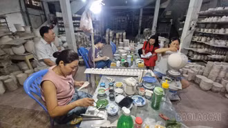 [Ảnh] Tinh hoa nghề gốm Bát Tràng