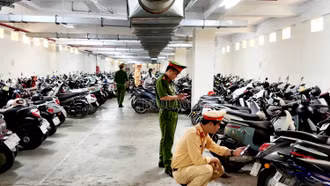 Kiểm tra đột xuất việc sử dụng phương tiện tới trường của học sinh