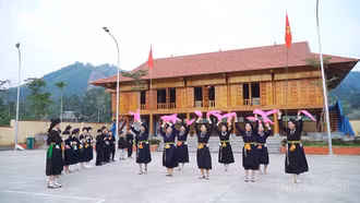 Nhà văn hóa thôn 5 là nơi CLB hát dân ca Tày xã Mường Lai thường xuyên tập luyện