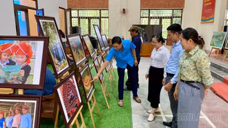 Bế mạc Trại sáng tác văn học - nghệ thuật xã Võ Lao