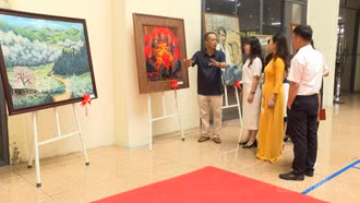 Khai mạc Triển lãm mỹ thuật “Vẻ đẹp, con người Lào Cai”