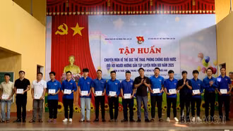 41 học viên hoàn thành khóa tập huấn chuyên môn đối với người hướng dẫn tập luyện môn bơi