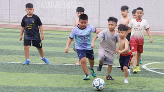 [Ảnh] Trẻ em Bảo Yên hăng say luyện tập bóng đá