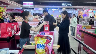 Lào Cai: Tổng mức bán lẻ hàng hóa và doanh thu dịch vụ đạt trên 71.040 tỷ đồng