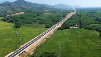 Kỳ tích hạ tầng tạo đà cất cánh