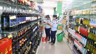 Siết chặt quản lý, bảo đảm ổn định thị trường trước Tết Nguyên đán