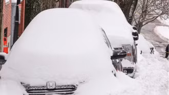 Bão tuyết gây tê liệt nhiều bang miền đông của Mỹ