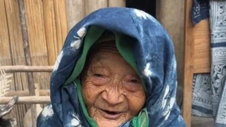 Cụ bà 97 tuổi ở Việt Nam nổi tiếng thế giới sau một câu chào với khách Tây