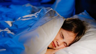 Thời tiết thay đổi ảnh hưởng thế nào đến giấc ngủ và sức khỏe