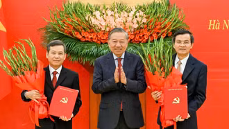 Bộ Chính trị công bố các quyết định về công tác cán bộ