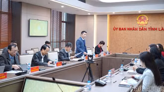 Quang cảnh buổi làm việc