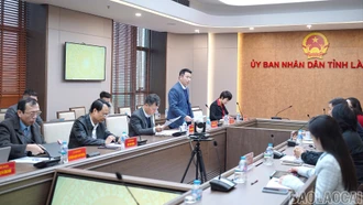 Quang cảnh buổi làm việc