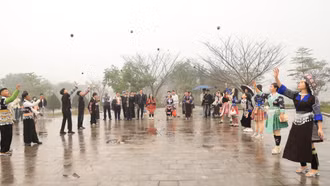 Lan tỏa bản sắc văn hóa Mông giữa lòng phố