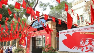 Tranh cổ động bầu cử: Lan tỏa tinh thần ngày hội lớn của toàn dân