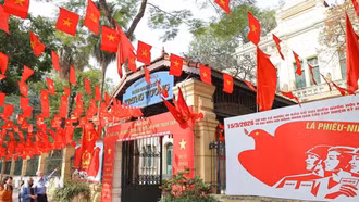 Tranh cổ động bầu cử: Lan tỏa tinh thần ngày hội lớn của toàn dân