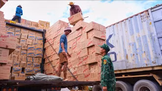 Thành lập đoàn kiểm tra đôn đốc chống buôn lậu dịp Tết Nguyên đán