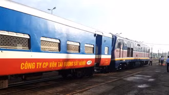 Đường sắt giảm giá vé hành khách và giá cước vận chuyển hàng hóa từ 0 giờ ngày 13/3