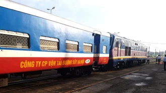 Đường sắt giảm giá vé hành khách và giá cước vận chuyển hàng hóa từ 0 giờ ngày 13/3