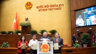 Thông cáo báo chí ngày làm việc đầu tiên của Kỳ họp thứ Nhất, Quốc hội khóa XVI