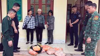 Bộ đội Biên phòng kịp thời ngăn chặn gần 1 tạ thực phẩm bẩn vận chuyển trái phép qua biên giới