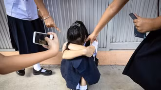 Công khai số điện thoại hiệu trưởng để chặn bạo lực học đường