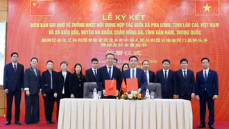 Xã Pha Long (Lào Cai, Việt Nam) và xã Kiều Đầu (Hà Khẩu, Trung Quốc) ký kết biên bản ghi nhớ hợp tác
