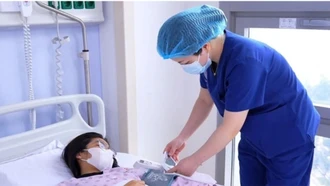 Giao mùa nóng lạnh thất thường, làm gì để phòng đột quỵ vào sáng sớm?