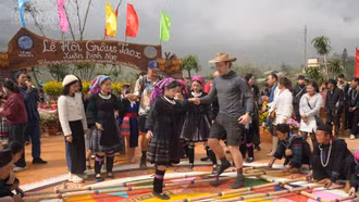 Hàng ngàn người dân và du khách vui hội Gầu tào xã Tả Van