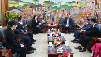 Giao lưu hữu nghị giữa đoàn đại biểu Đảng, chính quyền xã Si Ma Cai và trấn Seo Pả Chư