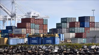 Tổng thống Mỹ tiếp tục nâng mức thuế toàn cầu lên 15%