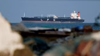 Iran cho phép tàu Nga và 'các nước thân thiện' qua eo biển Hormuz