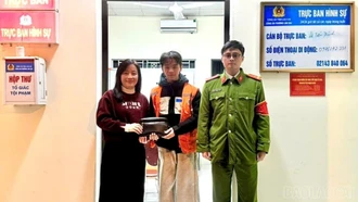 Sở Giáo dục và Đào tạo tỉnh tuyên dương học sinh nhặt được của rơi, trả lại người đánh mất