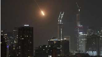 Iran tấn công dữ dội vào Israel và các nước vùng Vịnh