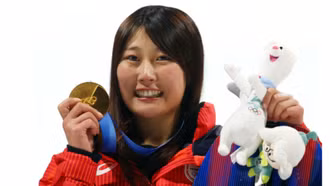 VĐV nữ đầu tiên thực hiện thành công cú xoay 3 vòng ngược tại Olympic mùa đông 2026