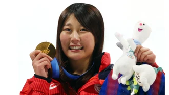 VĐV nữ đầu tiên thực hiện thành công cú xoay 3 vòng ngược tại Olympic mùa đông 2026