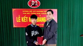 Xã Khánh Hòa: Quý I kết nạp 17 đảng viên mới, vượt chỉ tiêu đề ra