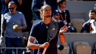 Zverev chỉ còn cách lịch sử một trận thắng tại Roland Garros