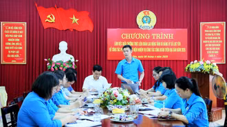 Thường trực Liên đoàn Lao động tỉnh làm việc với Đảng ủy xã Lục Yên