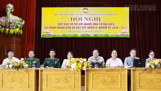 Ứng cử viên HĐND xã Bát Xát trình bày chương trình hành động trước cử tri