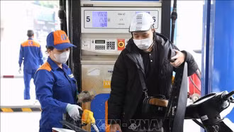 Giá xăng tăng hơn 2.000 đồng/lít