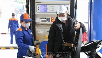 Giá xăng tăng hơn 2.000 đồng/lít