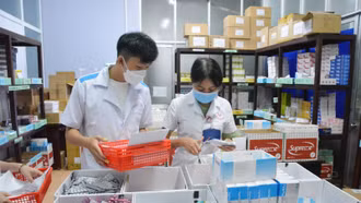 Bộ Y tế yêu cầu công khai giá thuốc, dịch vụ y tế