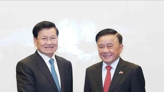 Thường trực Ban Bí thư Trần Cẩm Tú chủ trì tiễn Tổng Bí thư, Chủ tịch nước Lào Thongloun Sisoulith và Phu nhân