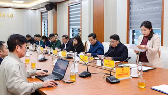 Đoàn công tác Ban Bầu cử đơn vị số 5 của tỉnh kiểm tra tiến độ công tác bầu cử tại phường Nghĩa Lộ