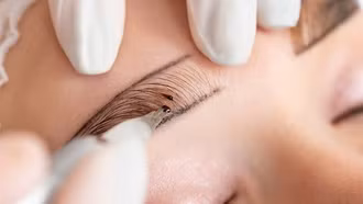 Từ 15/3, người làm dịch vụ phun xăm, tiêm filer phải đảm bảo các điều kiện nào để không vi phạm?