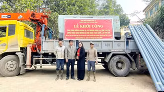 Công đoàn phường Nghĩa Lộ hỗ trợ khoan 8 giếng nước sạch trị giá 240 triệu đồng cho các khu dân cư