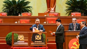 Đại hội thực hiện nội dung công tác nhân sự, bầu Ban Chấp hành Trung ương Đảng khóa XIV