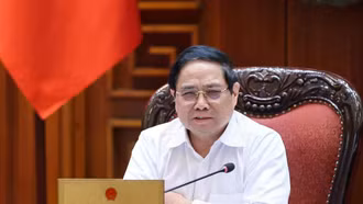 Thủ tướng: Điều hành giá xăng dầu linh hoạt, đẩy nhanh triển khai xăng sinh học