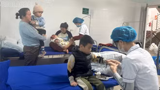 Trời lạnh, nhiều người nhập viện với các bệnh về đường hô hấp