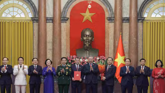 Tổng Bí thư, Chủ tịch nước Tô Lâm trao quyết định bổ nhiệm các thành viên Chính phủ nhiệm kỳ 2026 - 2031